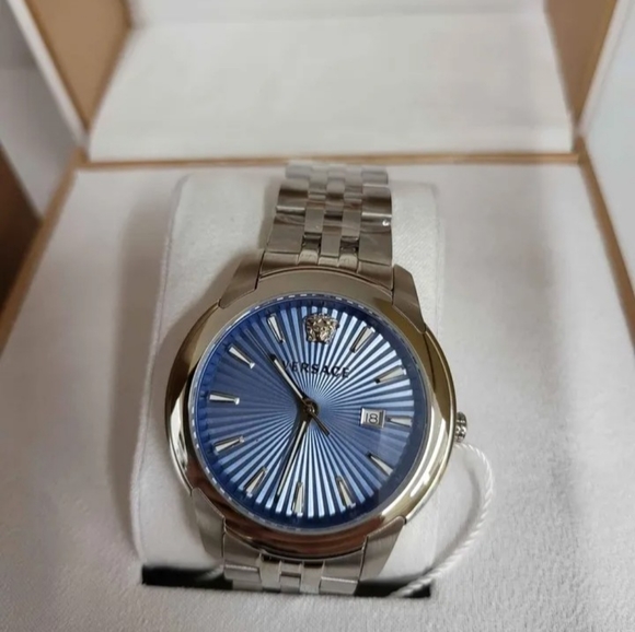 Versace Watch - Picture 1 of 1